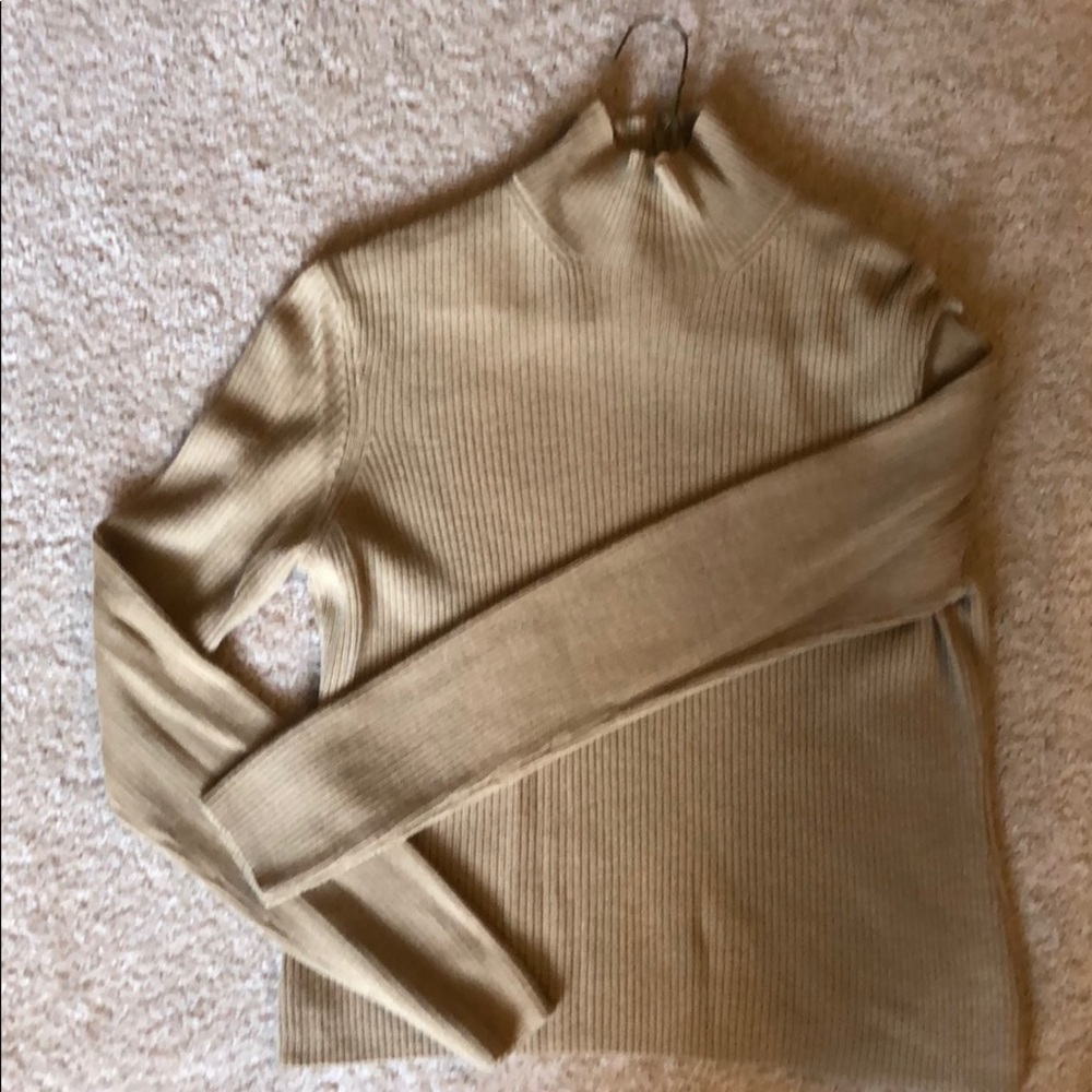 Women’s long sleeve wool sweater